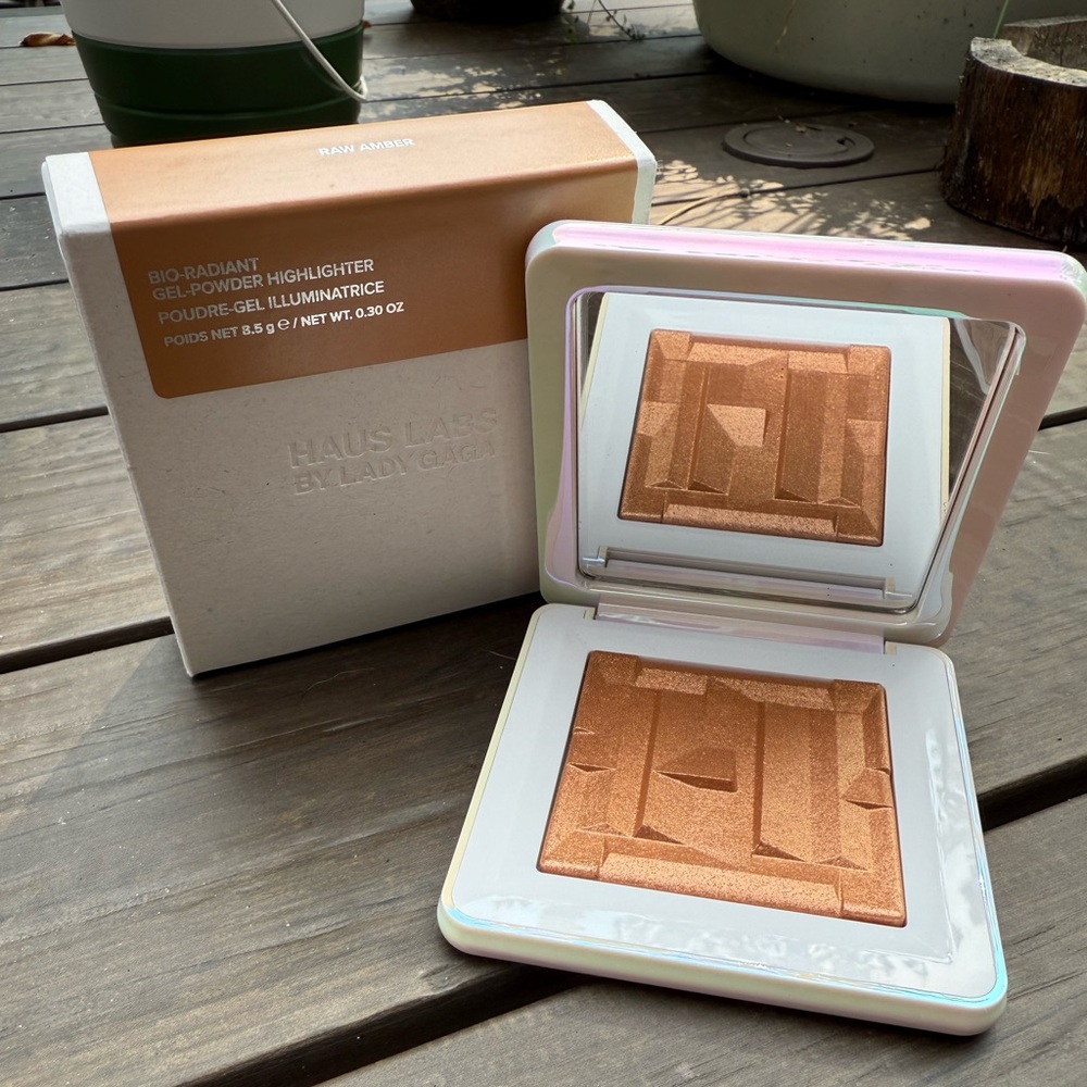 Haus Labs By Lady Gaga Bio-Radiant Gel-Powder Highlighter - Raw Amber